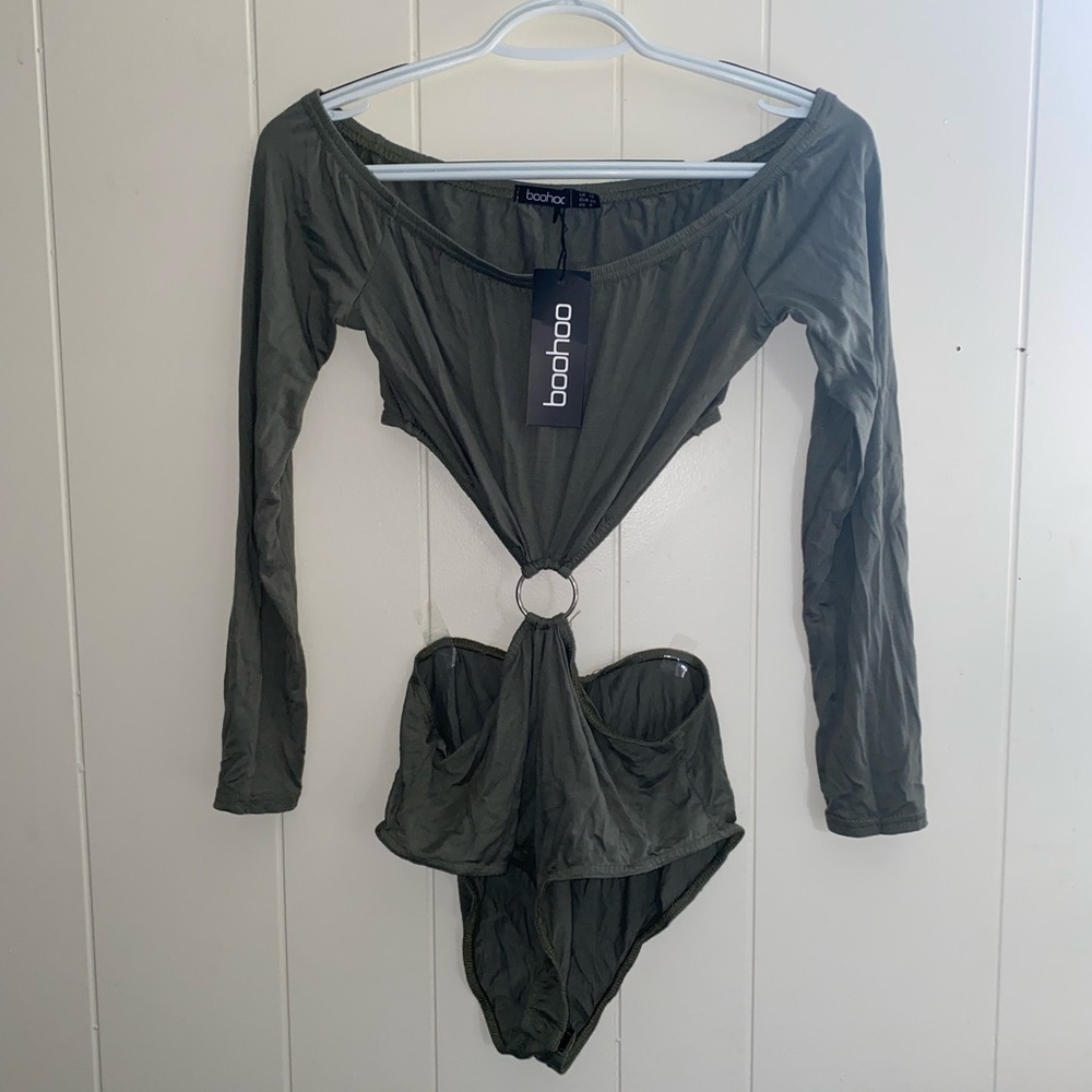 NWT Boohoo Off The Shoulder Side Cutout Body Suit